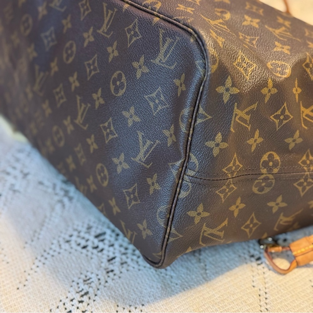 Louis Vuitton Monogram Neverfull GM - Picture 4 of 14